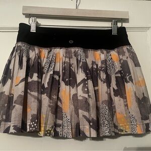 Lululemon Pleat to Street Skirt II Mini Art Pop Size 2 Multicolor Tennis Skort